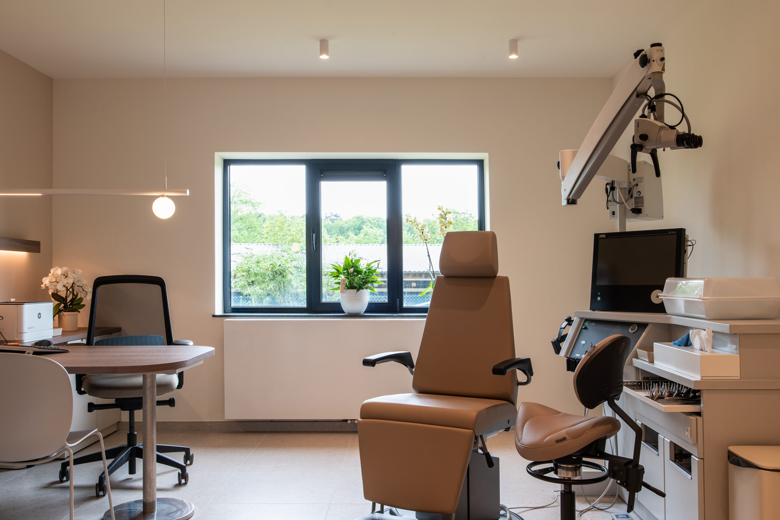 Kabinet keel neus en oor